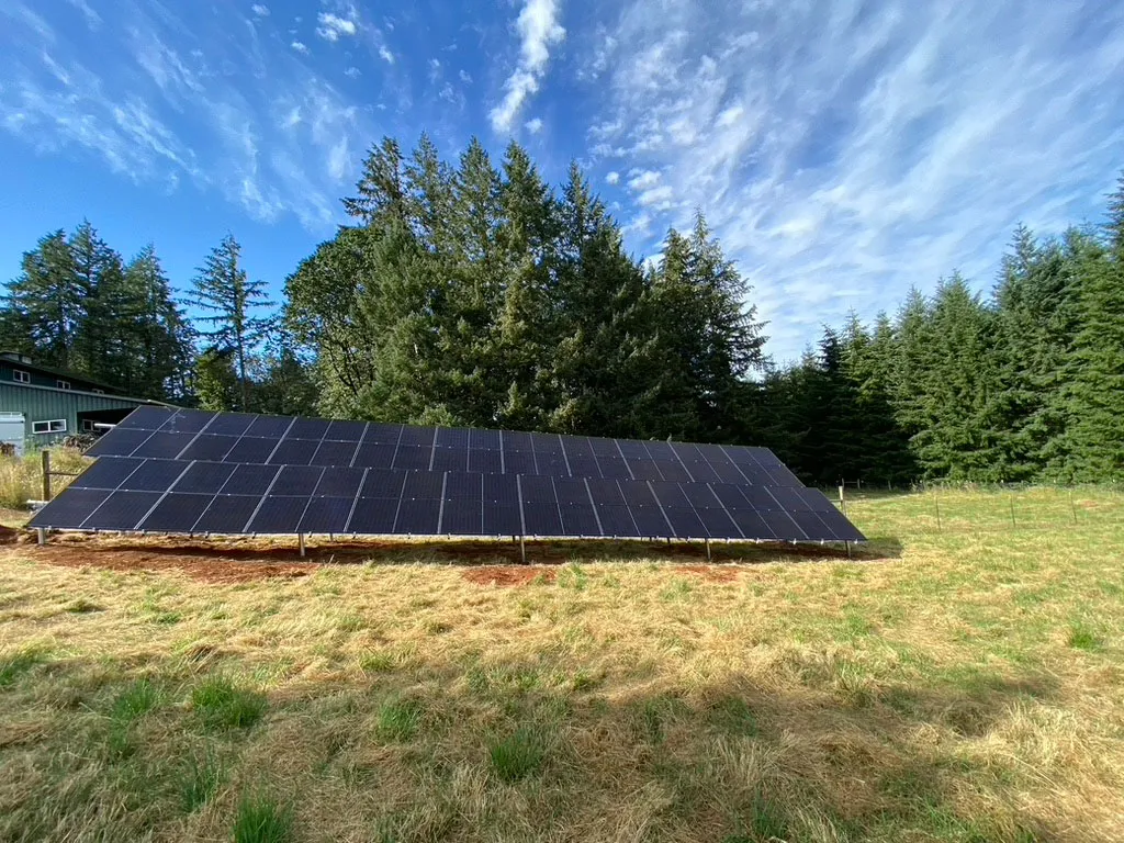 Ground-mount solar array in Oregon